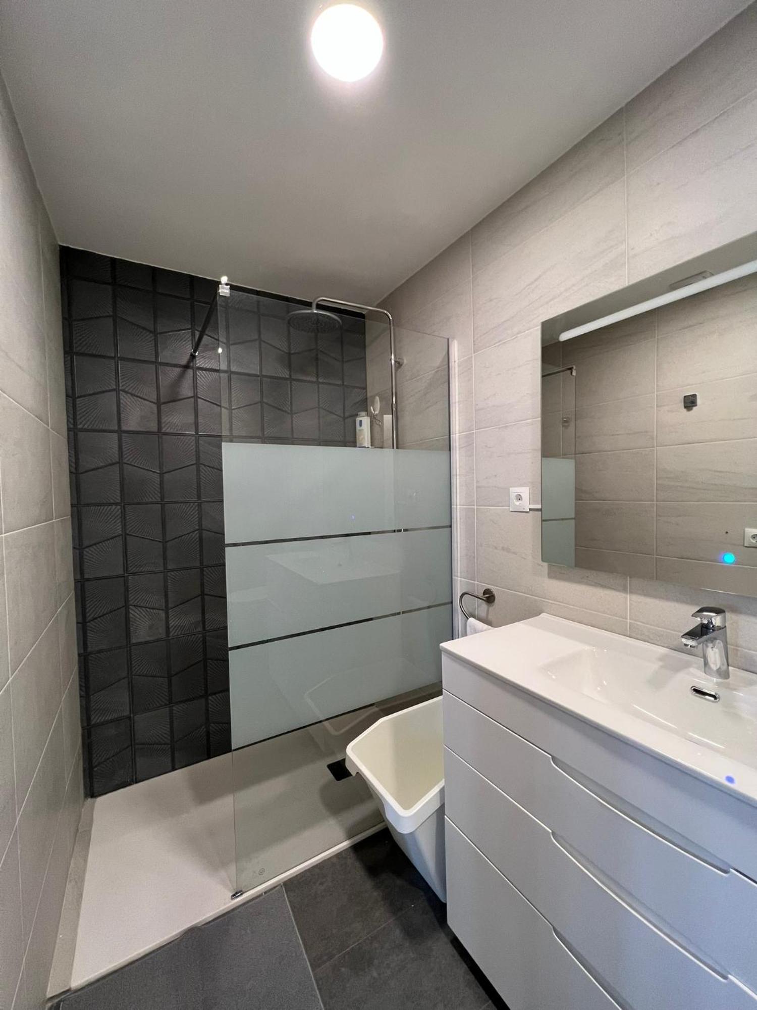 Apartamentos Econostay Plaza De Espana — Photos 3